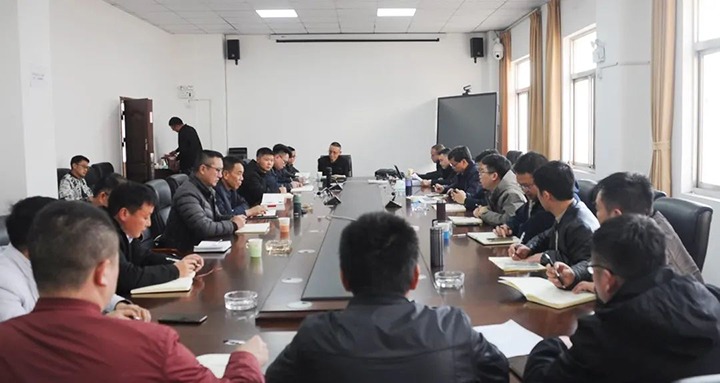 云煤（鸿运国际）集团党委副书记、副董事长、总司理高建嵩到陆东煤矿公司调研清静生产事情
