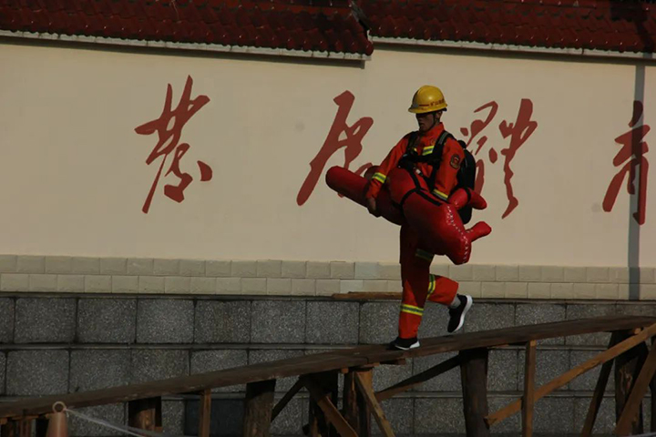 鸿运国际